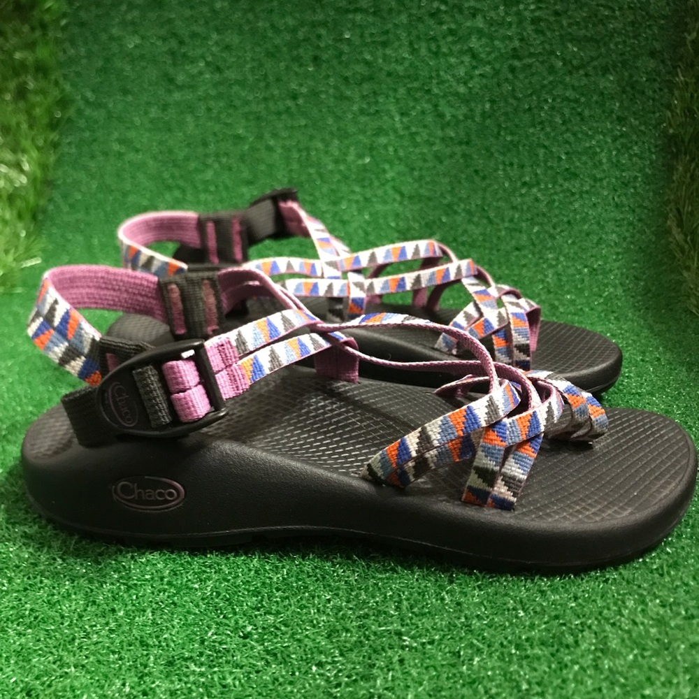 CHACO Sandals Multicolored Sz 9 Women’s
Jul A-1)